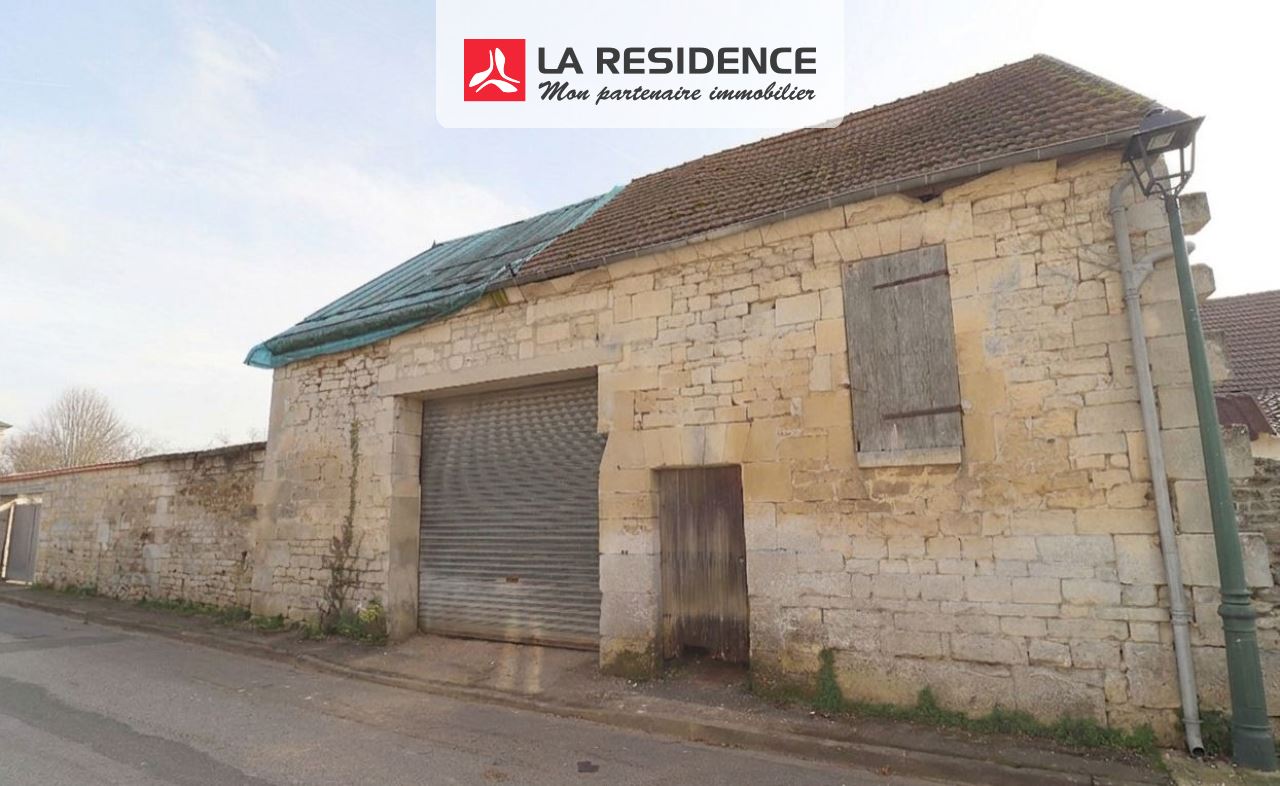 Immeuble — Nucourt